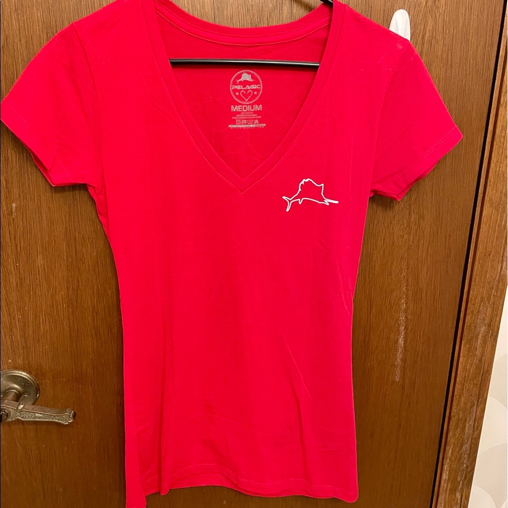 Pelagic t-shirt size medium